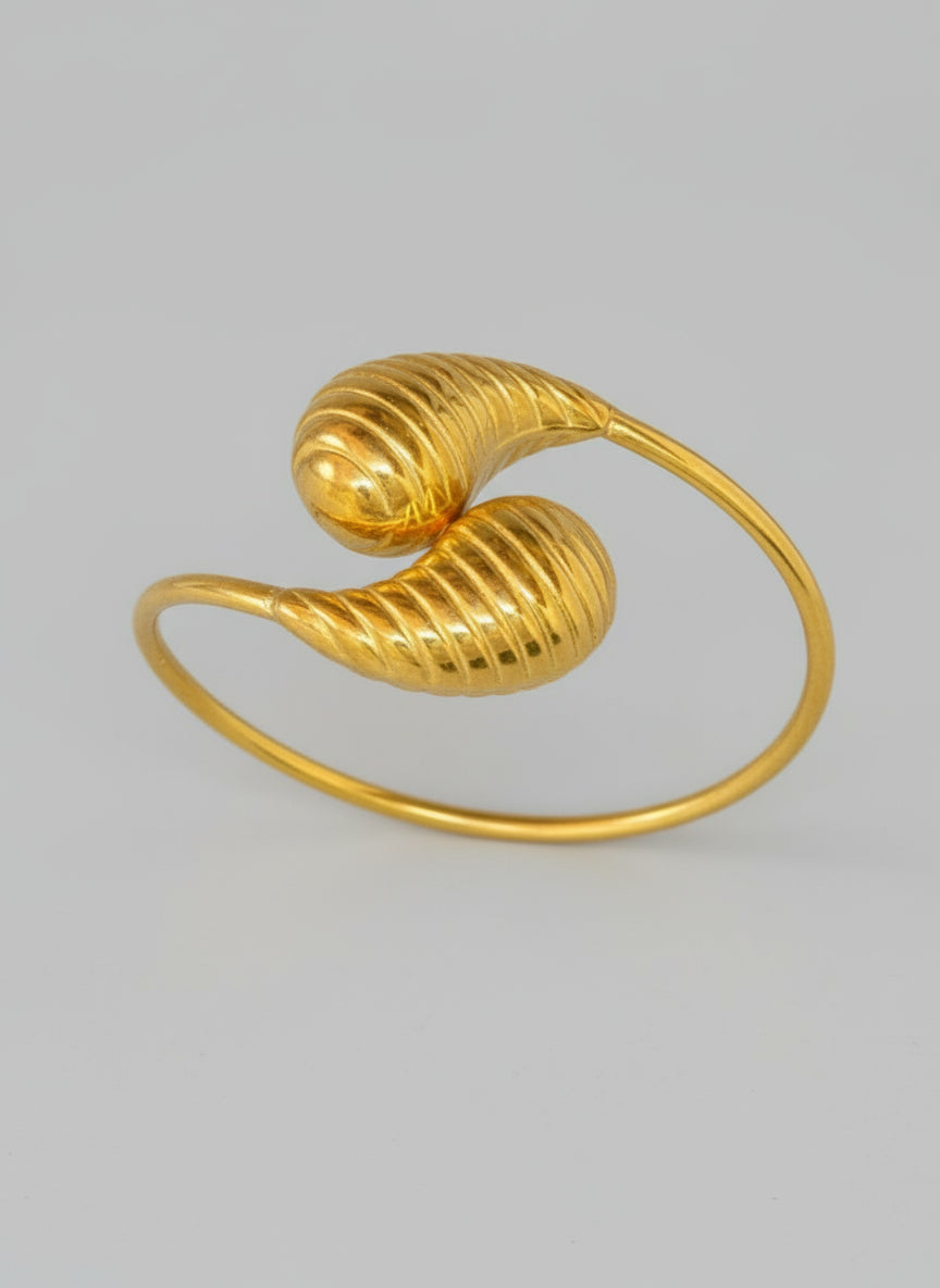 Anti Tarnish Modern bracelet