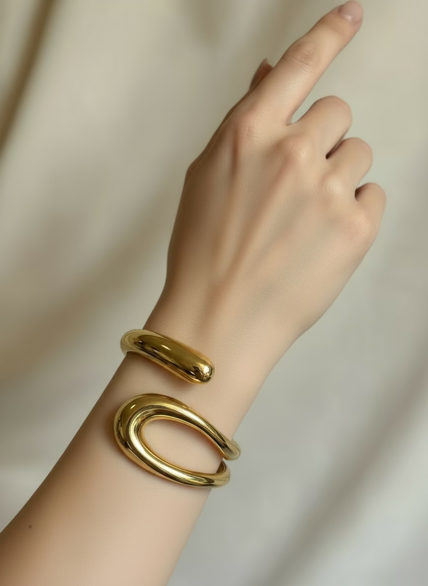 Radiant Charm Bracelet – Gold Finish