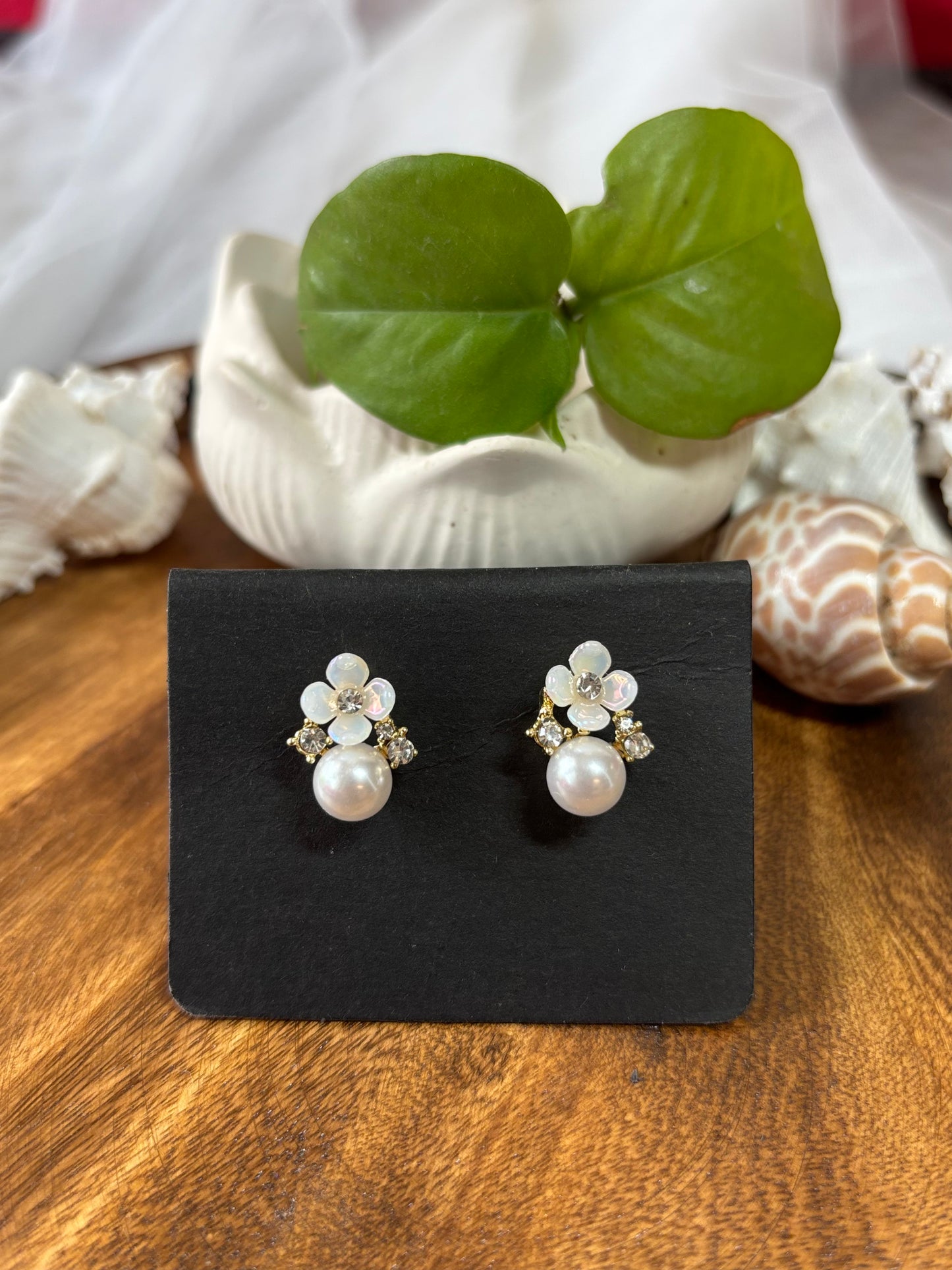 Cute Pearl stud