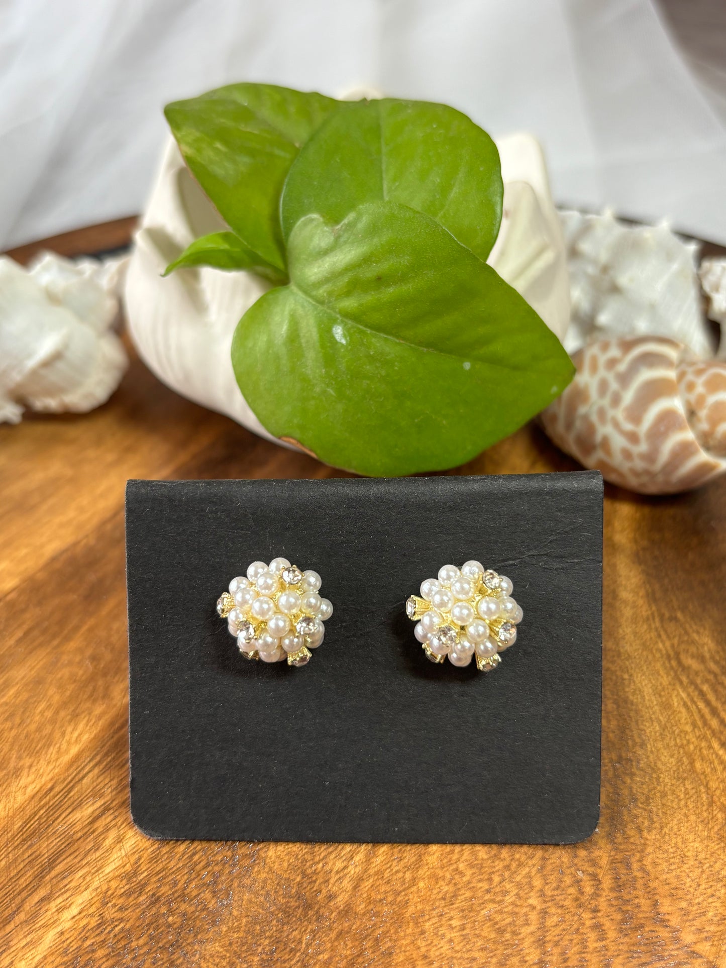 Pearl stud