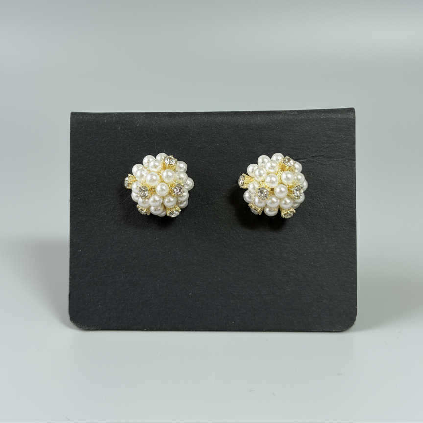 Pearl stud