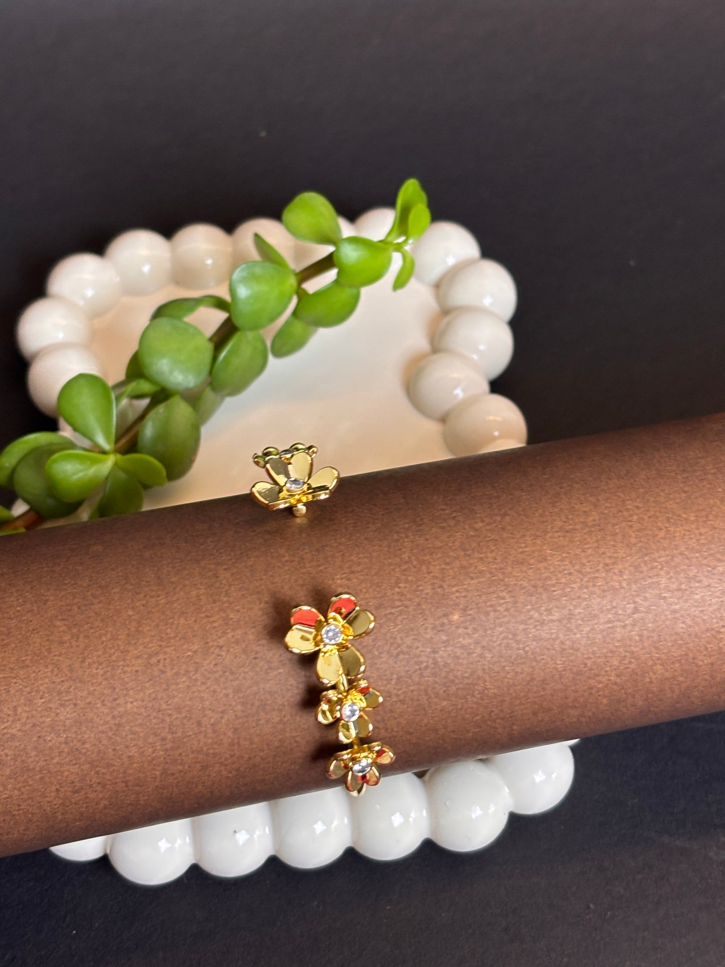 Flowery Open cuff Bracelet