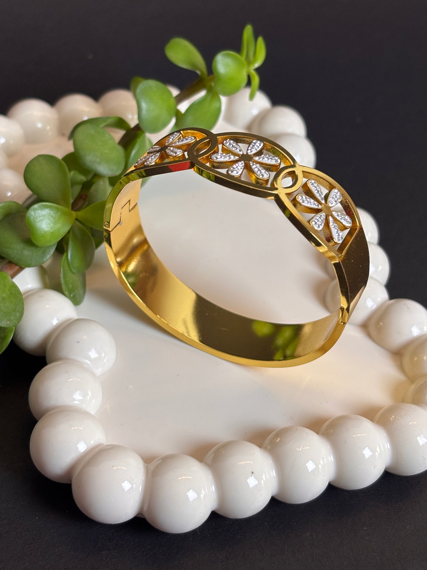 Classy Stone studded Bracelet