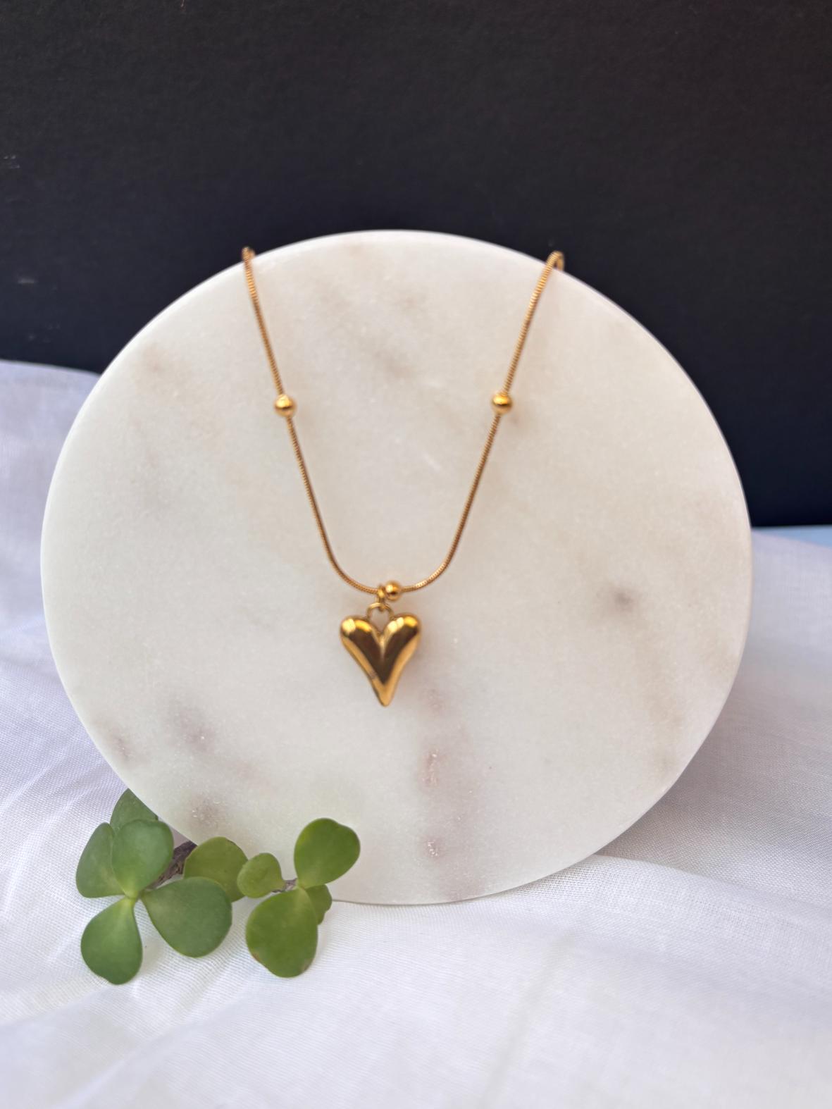 Golden Heart Pendant Necklace – Anti-Tarnish