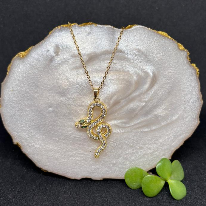 Sparkling Snake Pendant Necklace – Anti-Tarnish