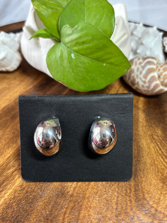 Silver curved stud