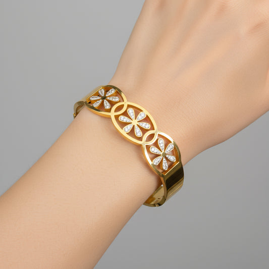Classy Stone studded Bracelet