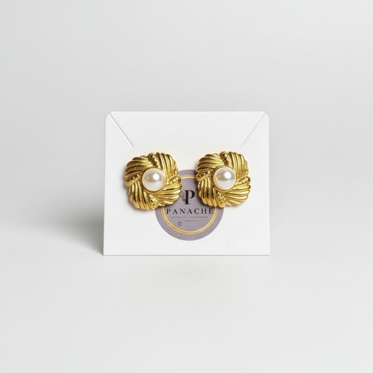 Golden pearl Stud Earring