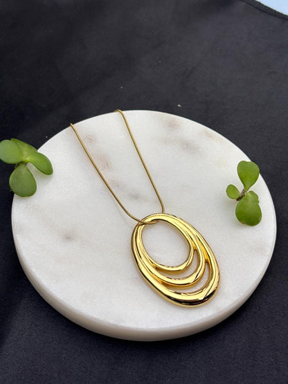 Layered Oval Pendant Necklace – Anti-Tarnish