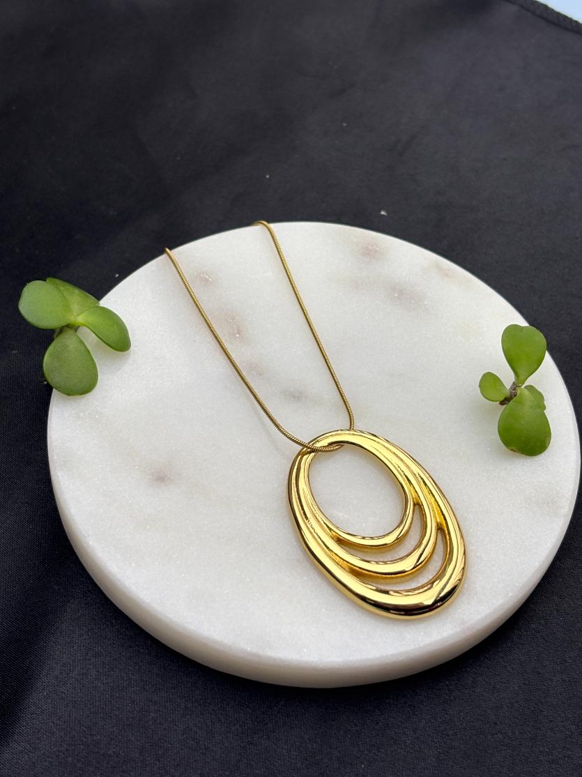 Layered Oval Pendant Necklace – Anti-Tarnish