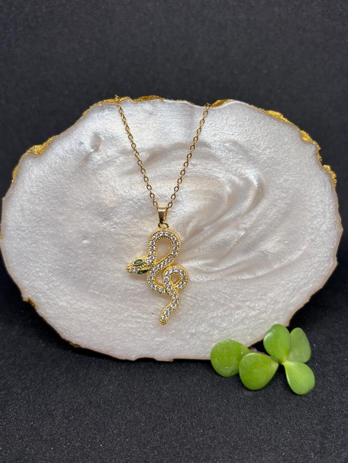 Sparkling Snake Pendant Necklace – Anti-Tarnish