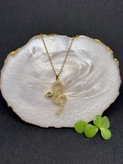 Sparkling Snake Pendant Necklace – Anti-Tarnish