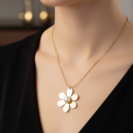 Flower Pendant Necklace – Anti-Tarnish